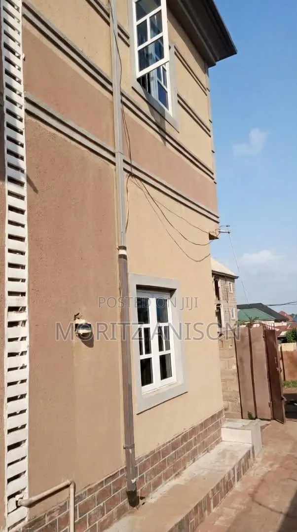 2bdrm Block of Flats in Trans-Rodrome Layout, Enugu for sale in Enugu