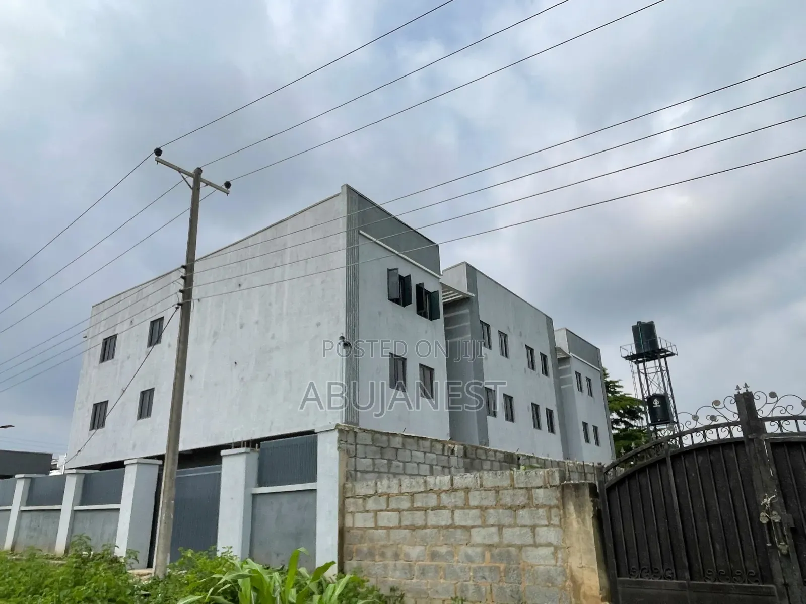 4bdrm Townhouse/Terrace in 4 Bedroom Terrace, Life Camp for sale in Life Camp