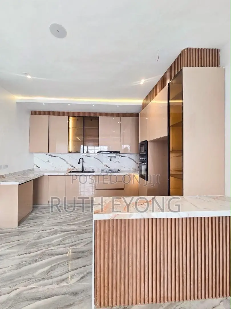2bdrm Apartment in Osapa london for sale in Osapa london