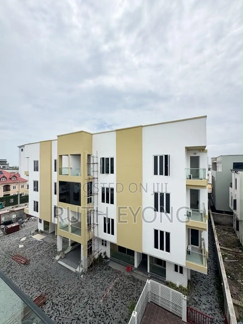 2bdrm Maisonette in Lekki Phase 1 for sale in Lekki Phase 1