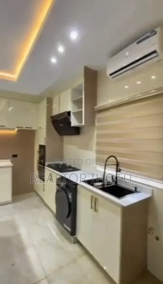 Furnished 4bdrm Duplex in River Park Estate, FHA for sale in FHA