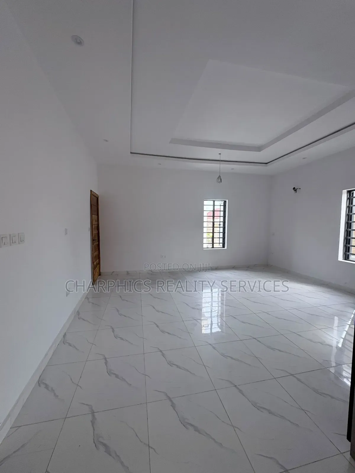 4bdrm Duplex in Chevron for sale in Chevron
