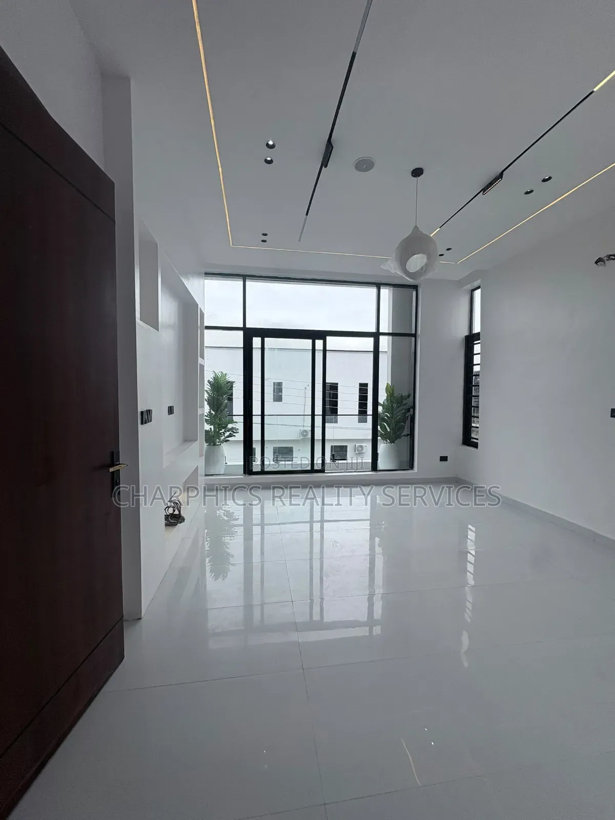 4bdrm Duplex in Ikota for sale in Ikota