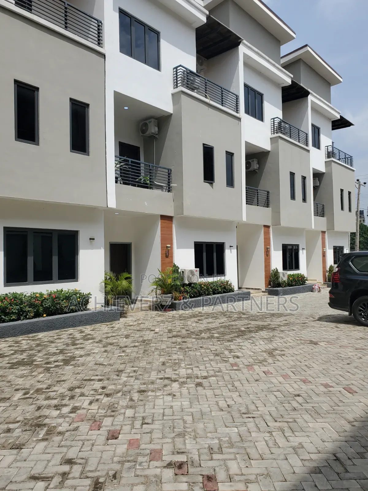 4bdrm Duplex in Jahi for sale in Jahi