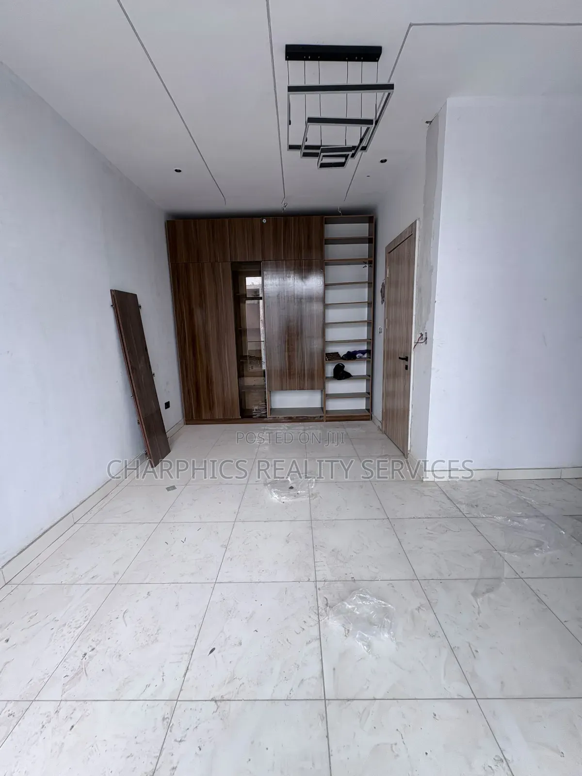 3bdrm Duplex in Ikota for sale in Ikota