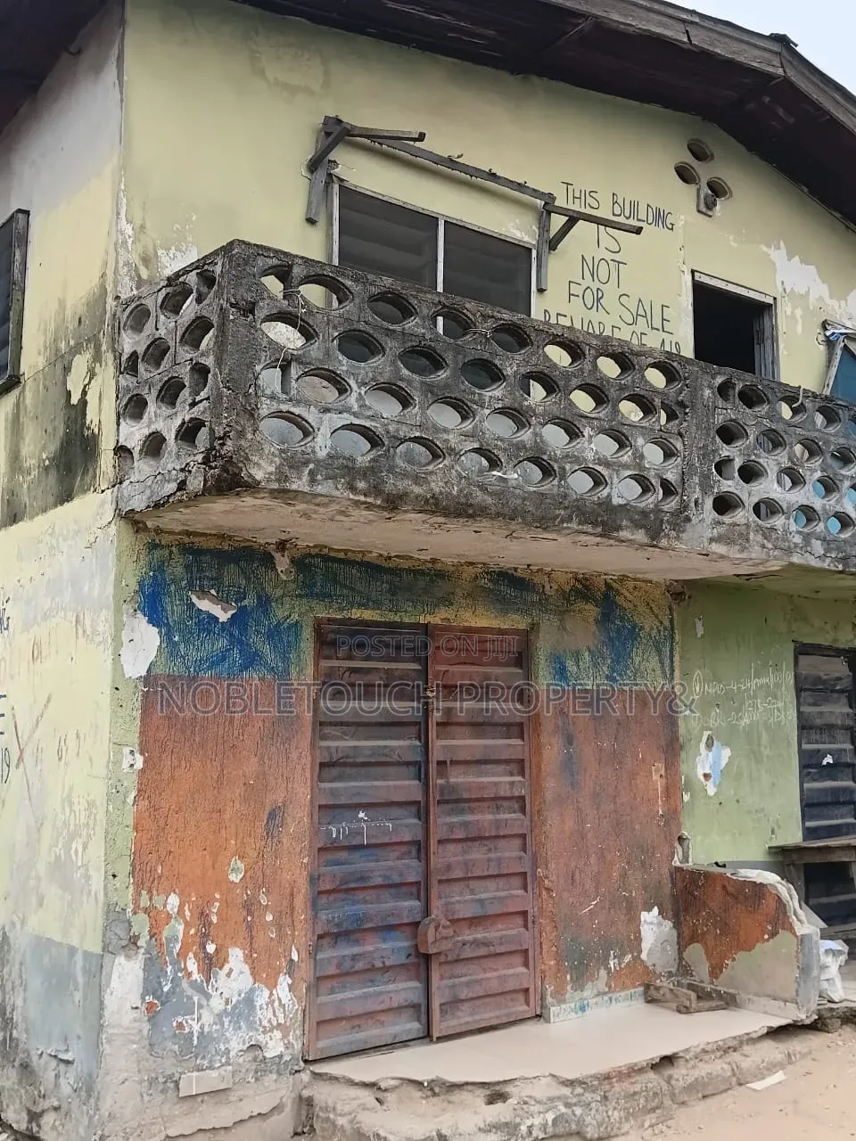 3bdrm Block of Flats in Maza-Maza Mile 2,, Abule Ado for sale in Abule Ado