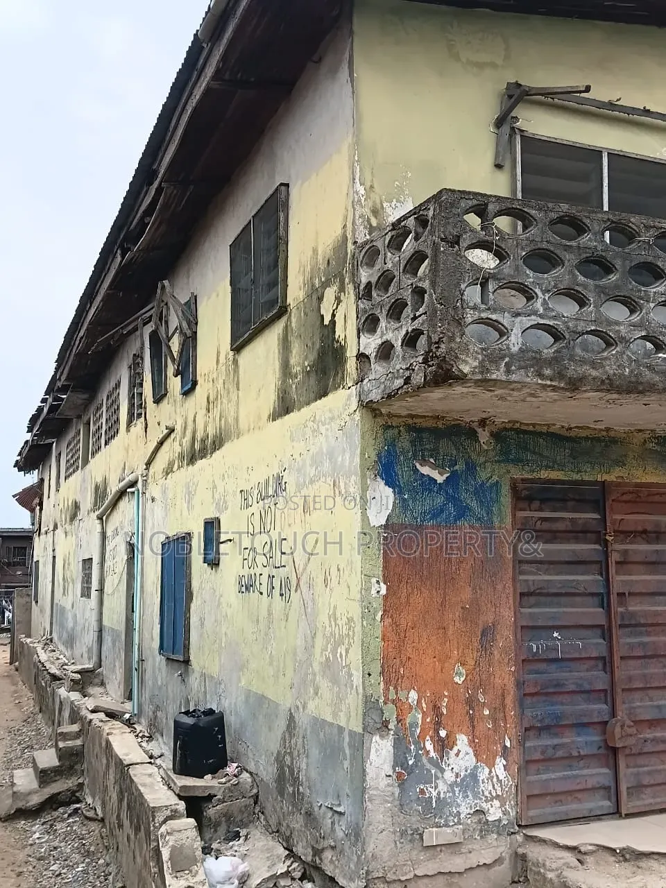 3bdrm Block of Flats in Maza-Maza Mile 2,, Abule Ado for sale in Abule Ado