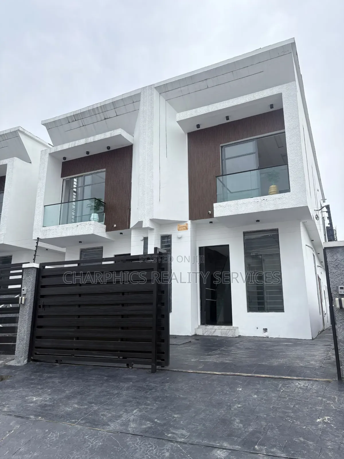 4bdrm Duplex in Ikota for sale in Ikota