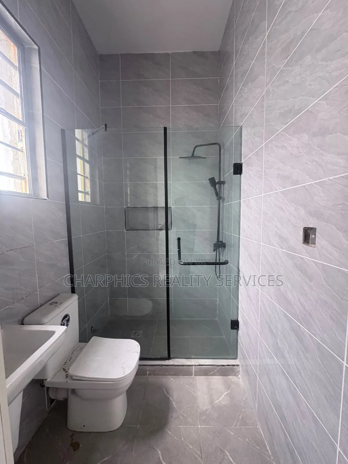 4bdrm Duplex in Ikota for sale in Ikota