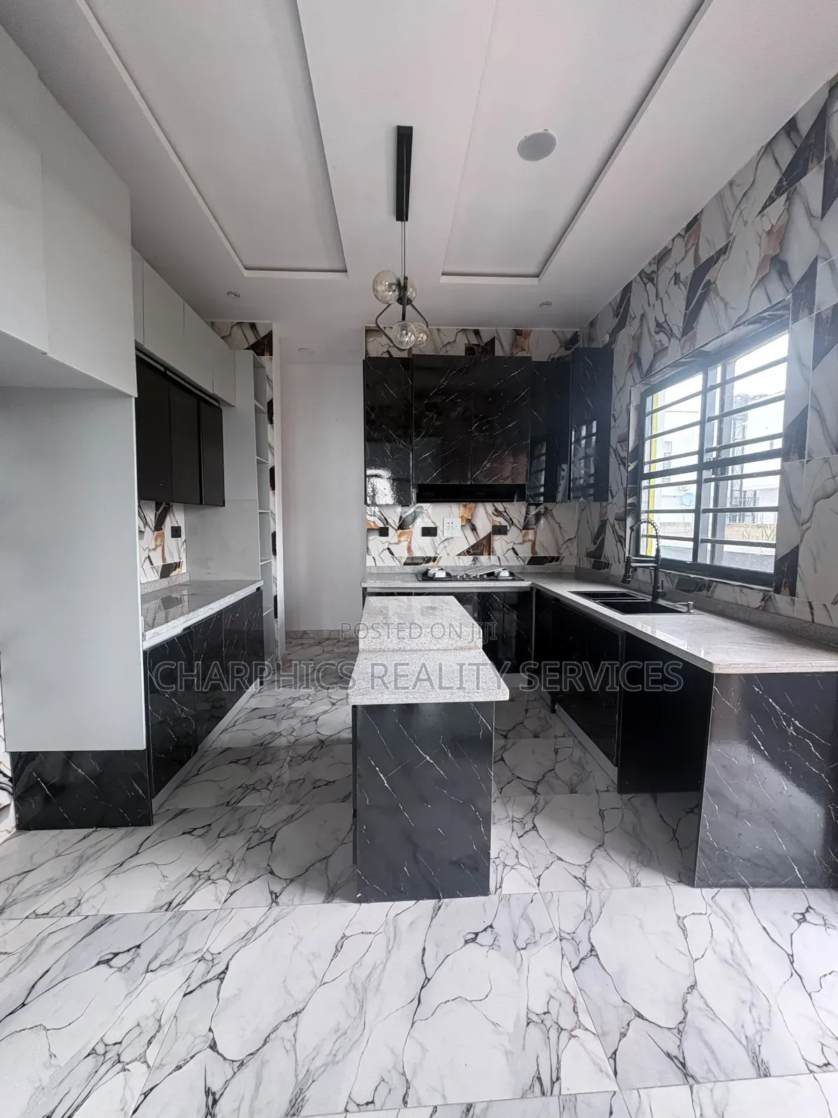 4bdrm Duplex in Ikota for sale in Ikota