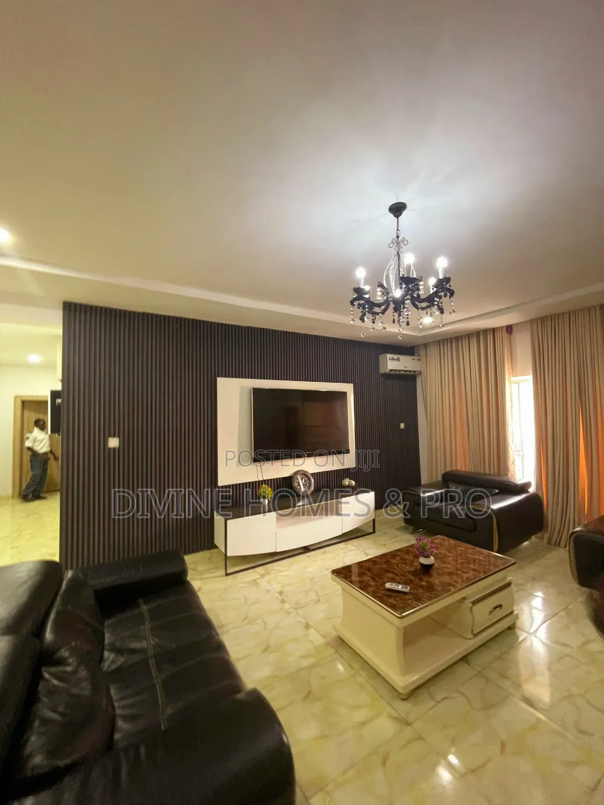 3bdrm Block of Flats in Wuye for rent in Wuye