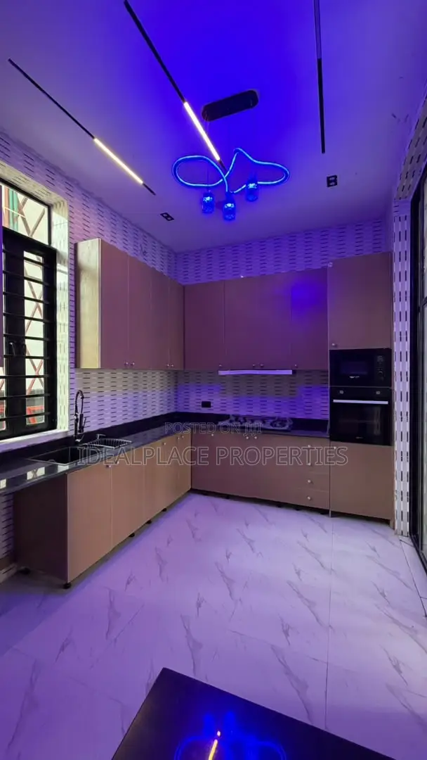 4bdrm Duplex in Ikota for sale in Ikota