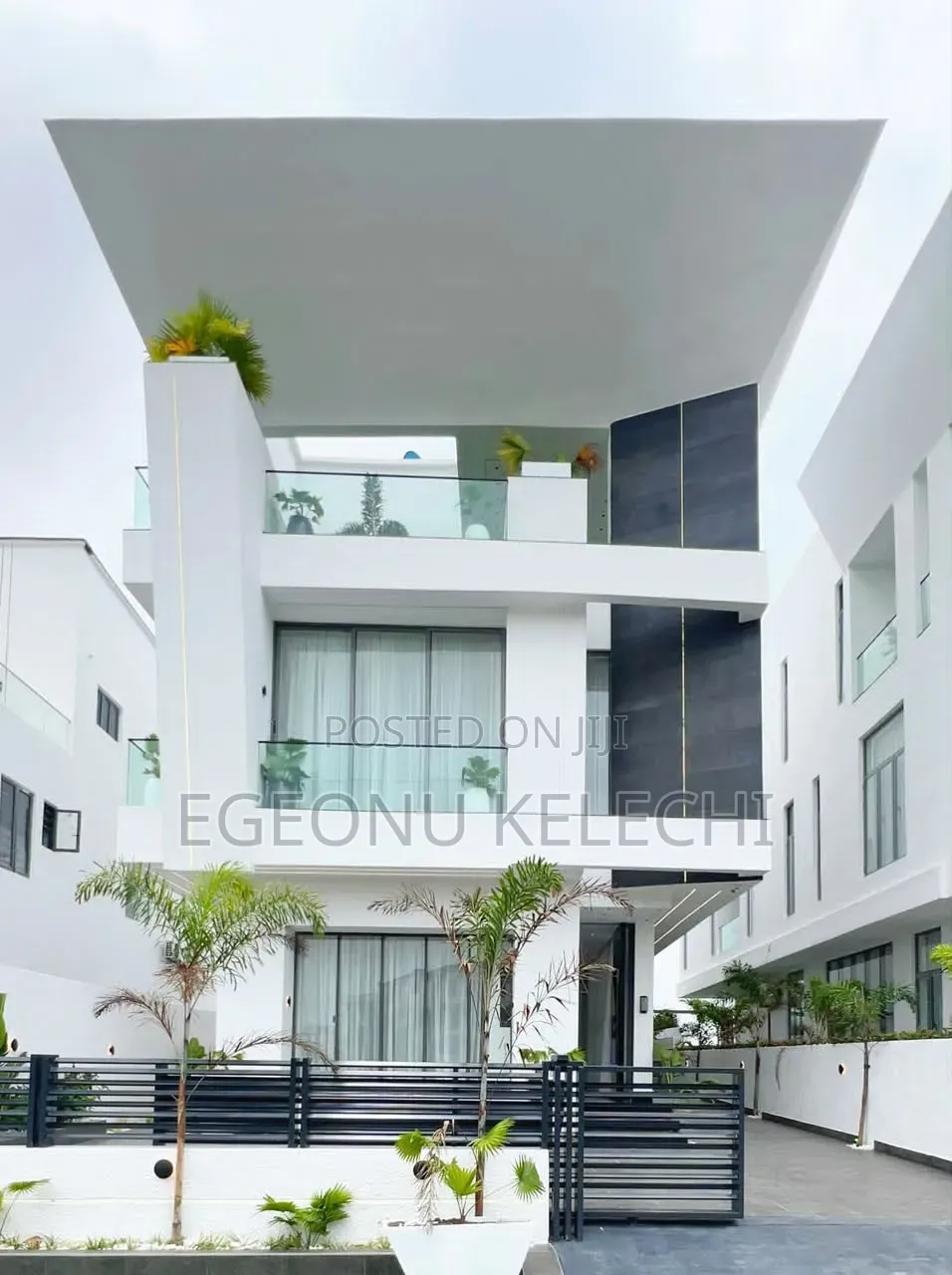 5bdrm Duplex in Osapa london for sale in Osapa london