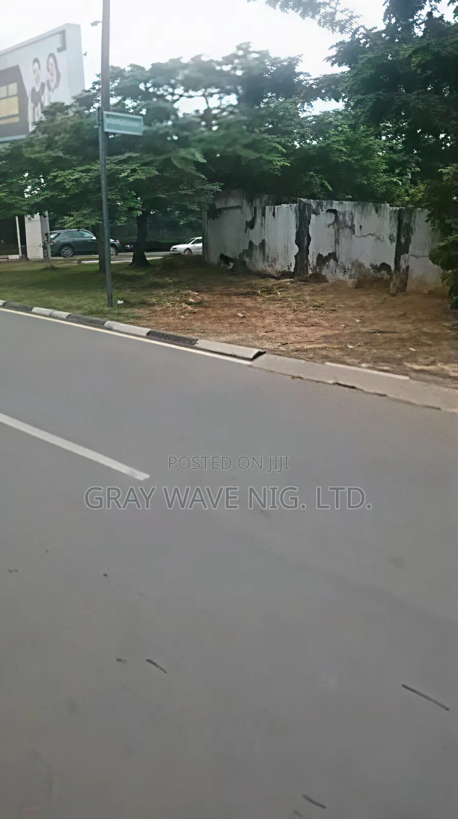 600sqm Prime Residential Land || Old Bungalow || Cornerpiece in Zone 5 / Wuse