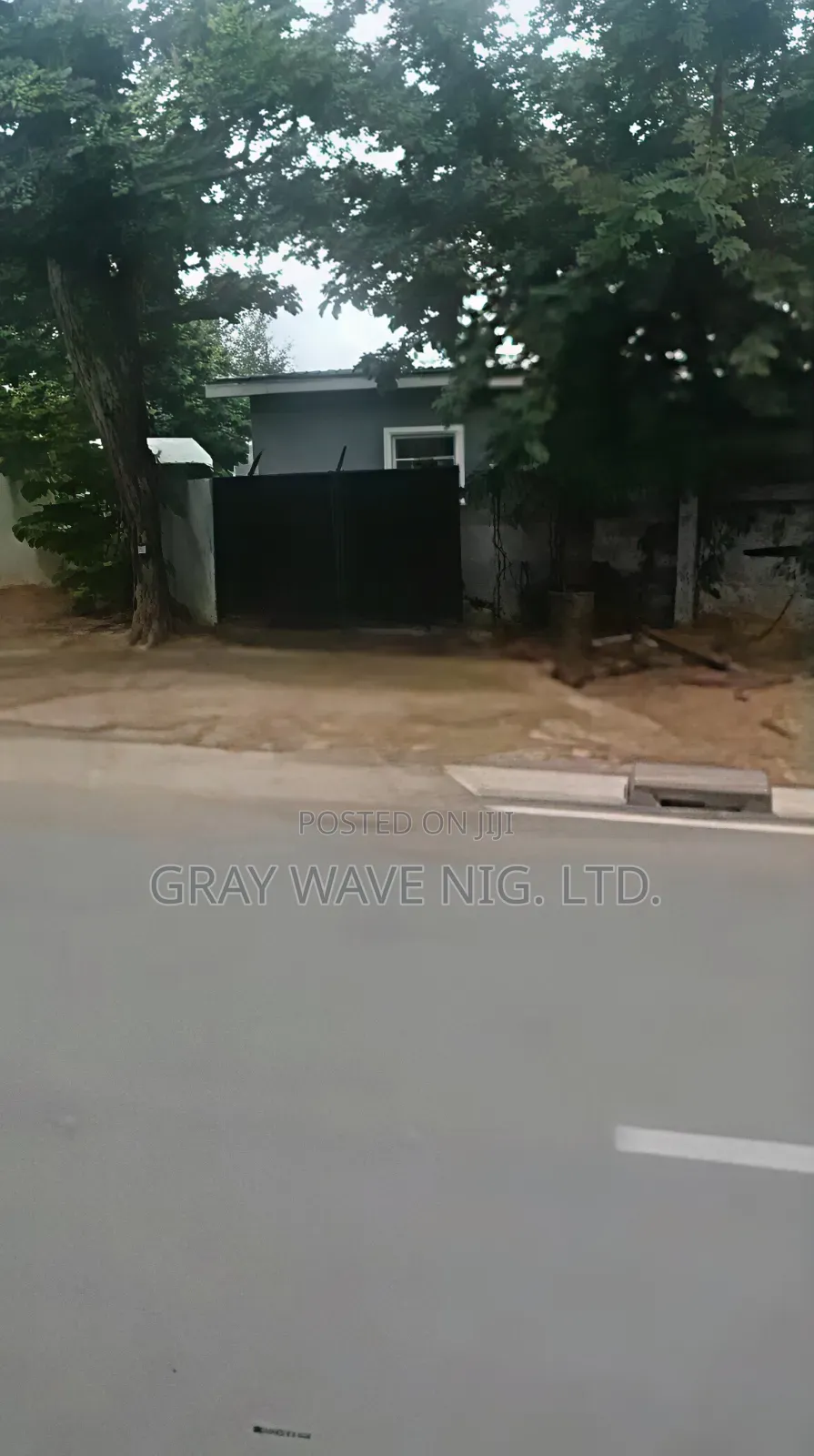 600sqm Prime Residential Land || Old Bungalow || Cornerpiece in Zone 5 / Wuse