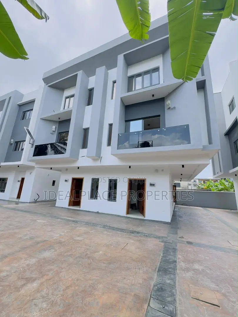 4bdrm Duplex in Surulere for sale in Surulere