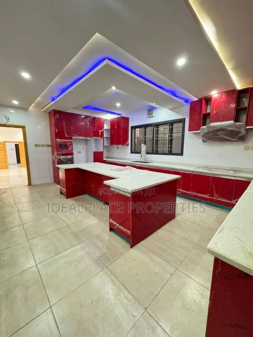 5bdrm House in Omole Phase 1 for sale in Omole Phase 1