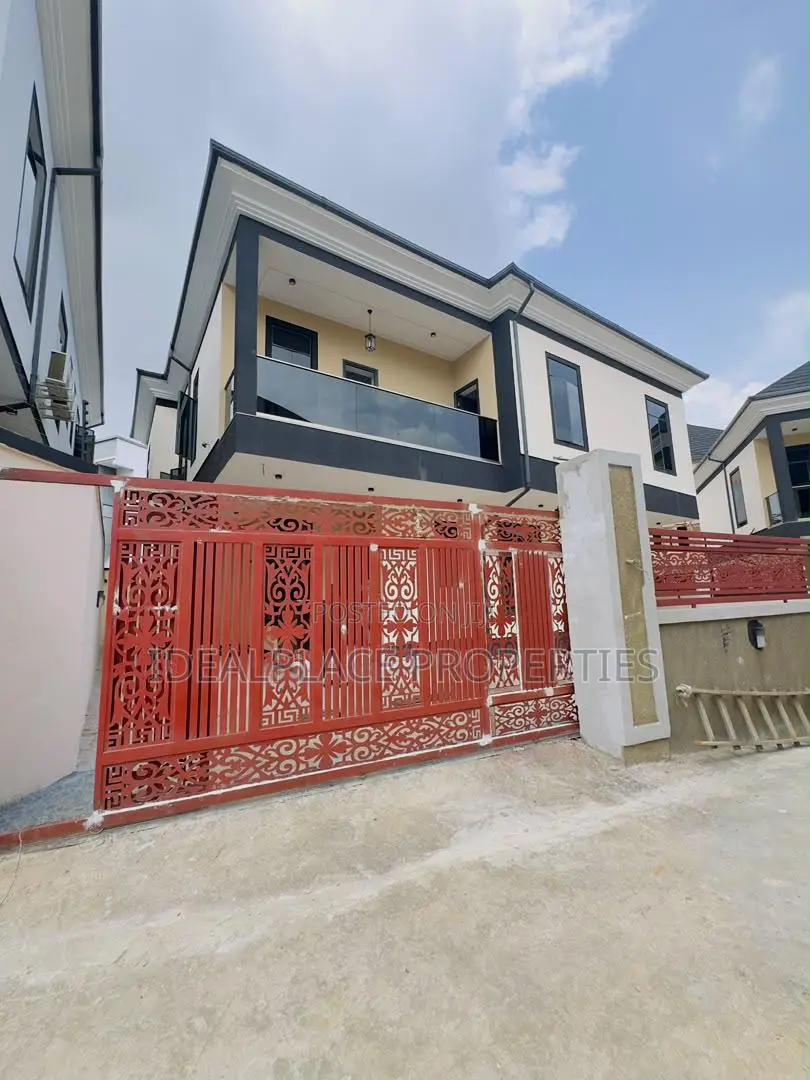 5bdrm Duplex in Omole Phase 1 for sale in Omole Phase 1