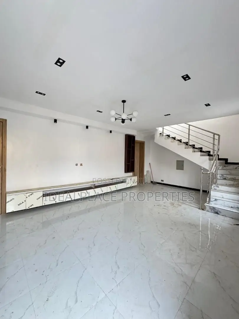 4bdrm Duplex in Berger for sale in Berger