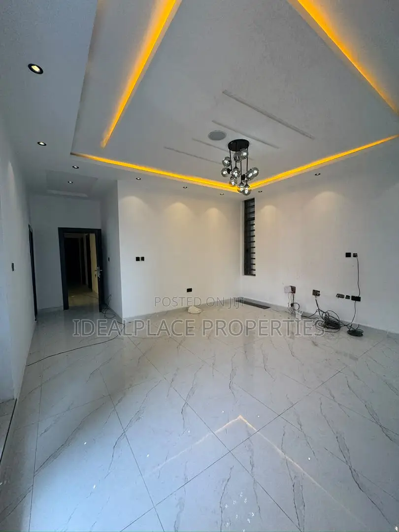 5bdrm Duplex in Omole Phase 1 for sale in Omole Phase 1