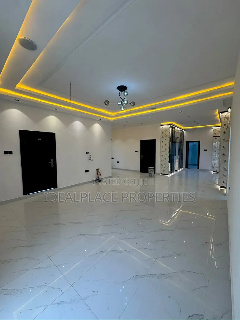 5bdrm Duplex in Omole Phase 1 for sale in Omole Phase 1