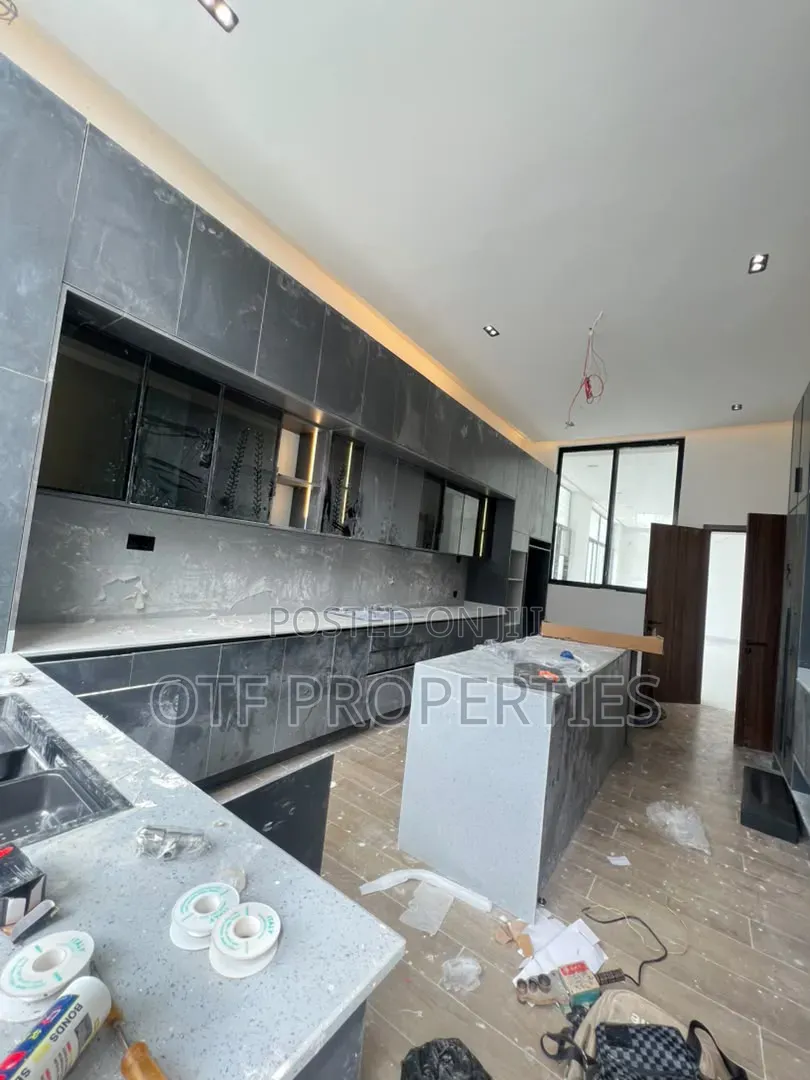 7bdrm Duplex in Guzape for sale in Guzape District