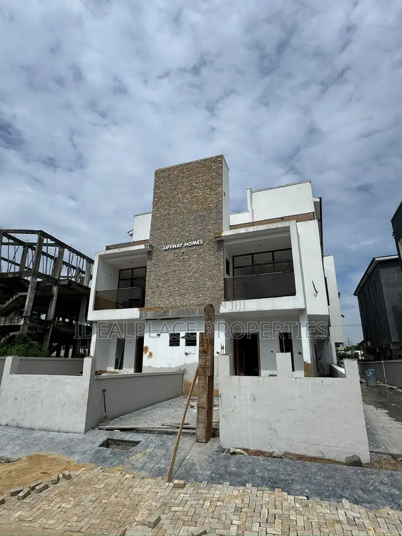 4bdrm Duplex in Gbagada for sale in Gbagada
