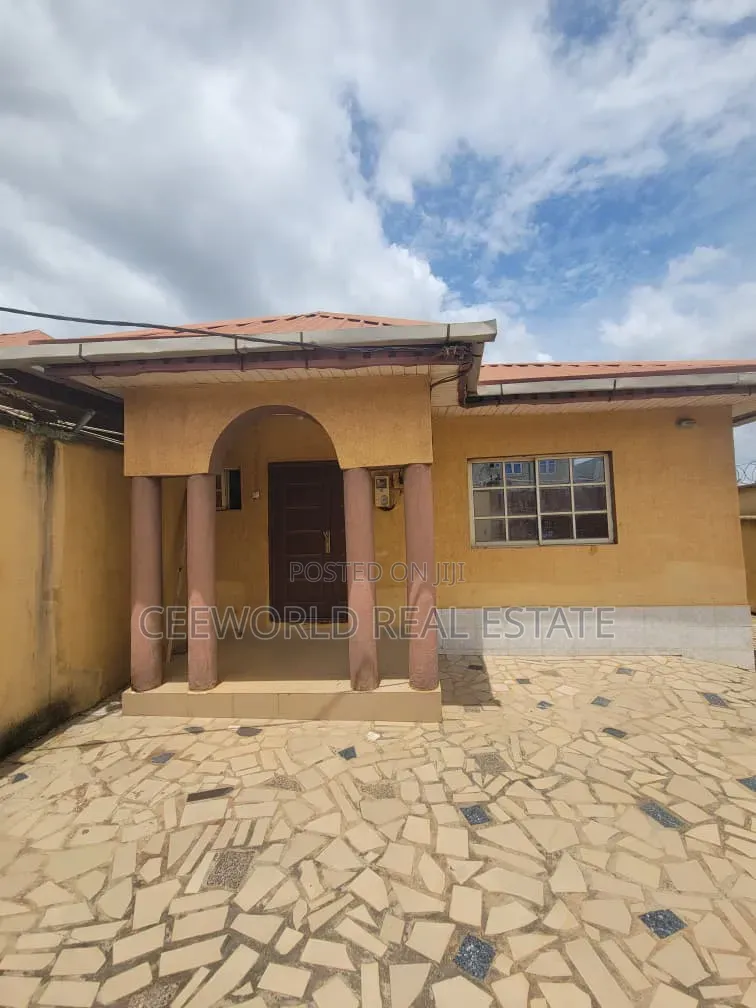 4bdrm Bungalow in Engr Adeleke Akala, Akobo for rent in Akobo