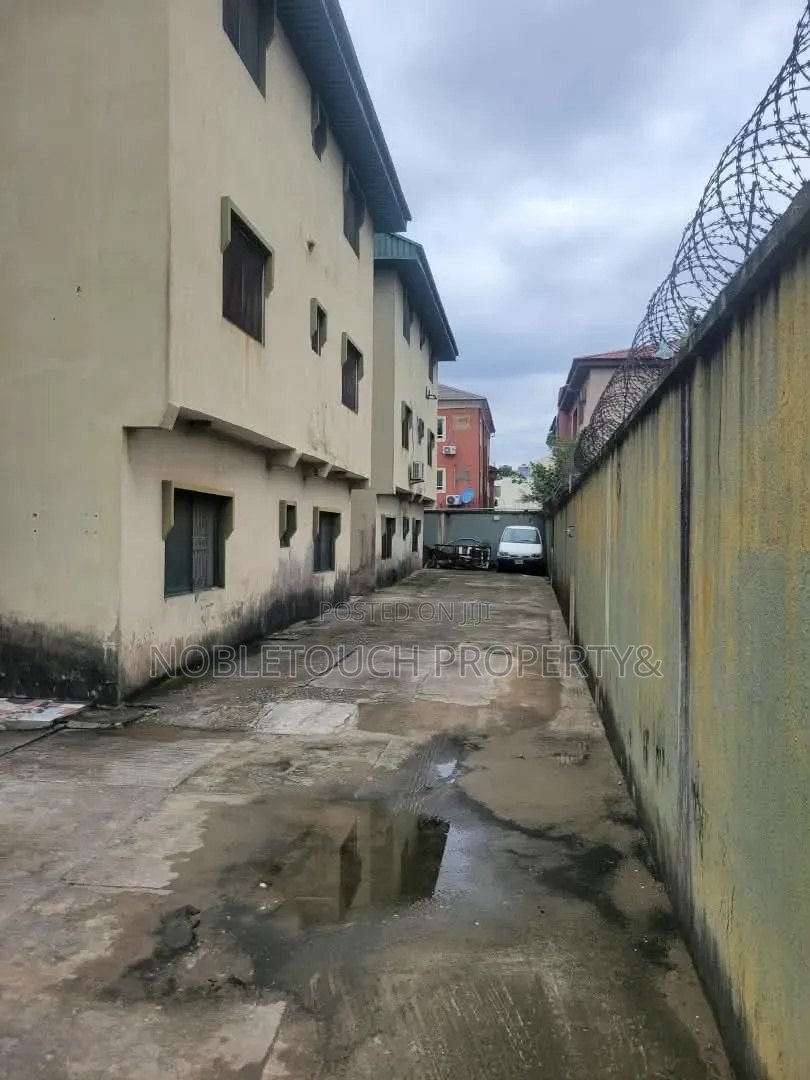 3bdrm Block of Flats in Ajao Estate Lagos for sale in Ajao Estate