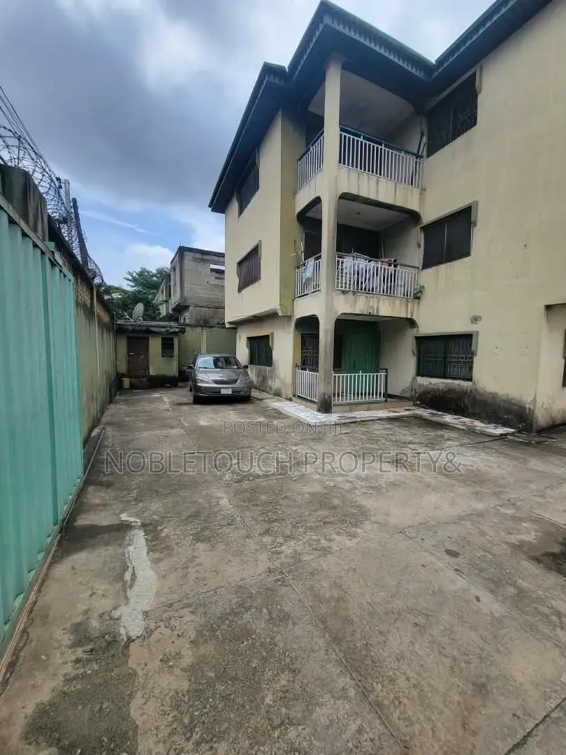 3bdrm Block of Flats in Ajao Estate Lagos for sale in Ajao Estate