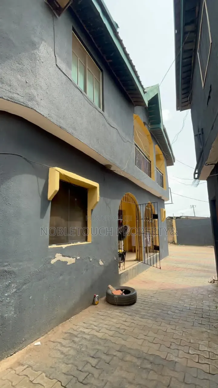 3bdrm Block of Flats in Off Agric Road, Egan for sale in Egan