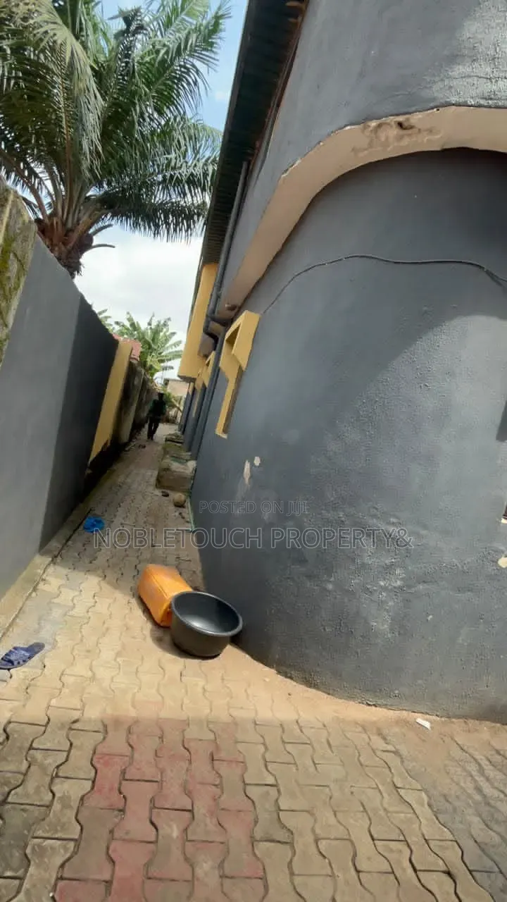 3bdrm Block of Flats in Off Agric Road, Egan for sale in Egan