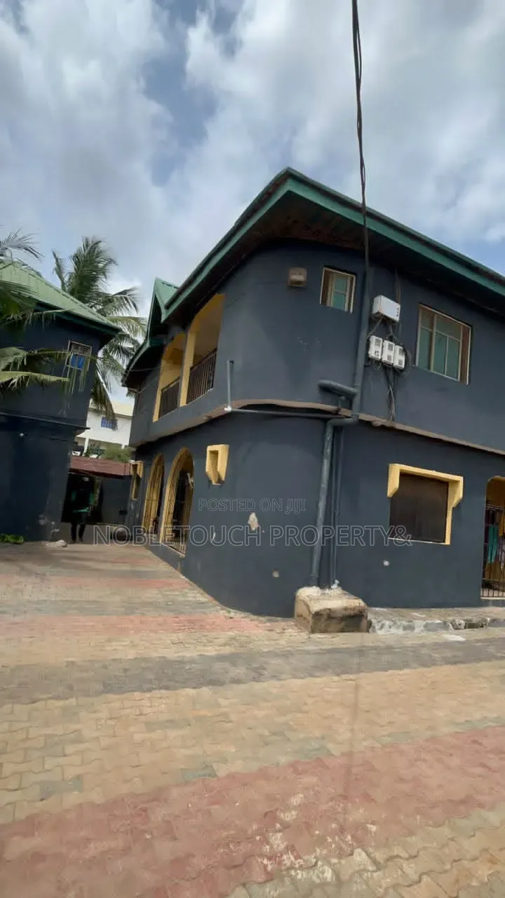 3bdrm Block of Flats in Off Agric Road, Egan for sale in Egan