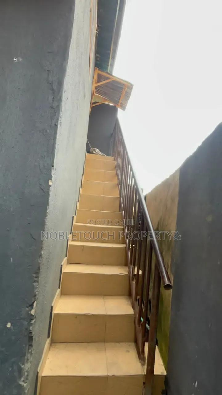 3bdrm Block of Flats in Off Agric Road, Egan for sale in Egan