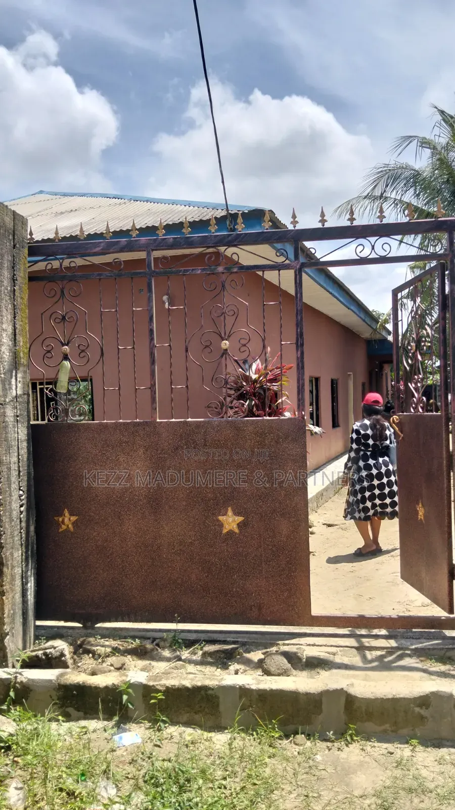 For Sale : A Hall & a Flat at Eliparanwo, Ph in New Layout