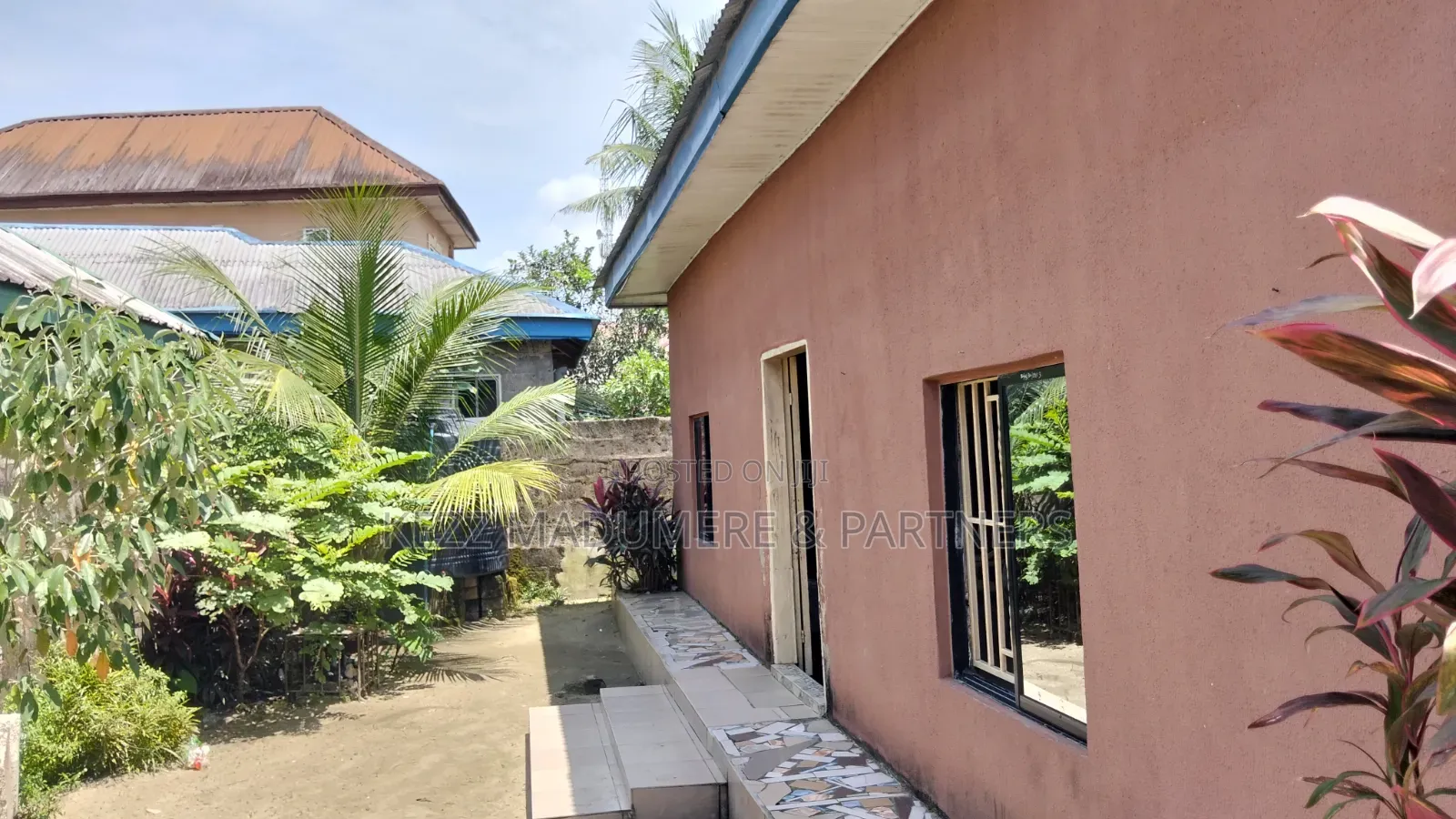 For Sale : A Hall & a Flat at Eliparanwo, Ph in New Layout