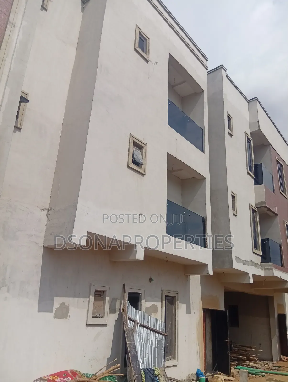 3bdrm Apartment in Olaniyi, New Oko Oba for sale in New Oko Oba