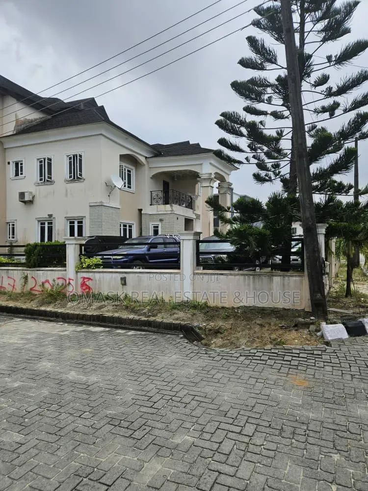 6bdrm Duplex in Sangotedo for sale in Sangotedo