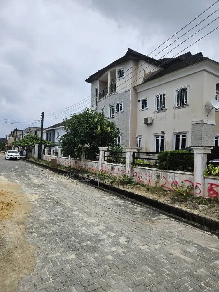 6bdrm Duplex in Sangotedo for sale in Sangotedo