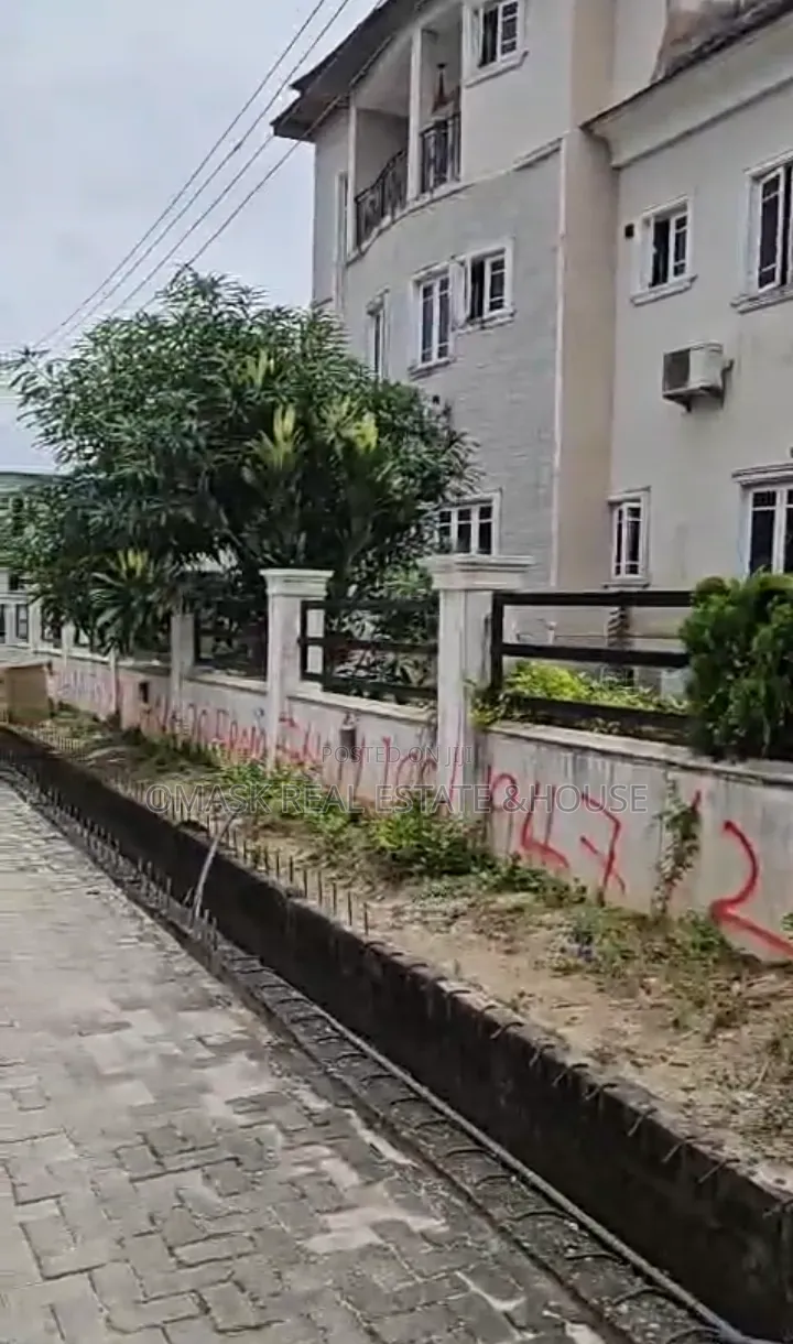 6bdrm Duplex in Sangotedo for sale in Sangotedo