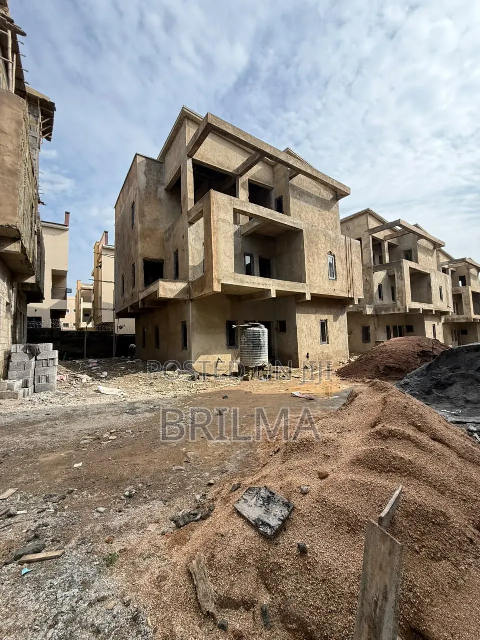 4bdrm Duplex in Life Camp for sale in Life Camp