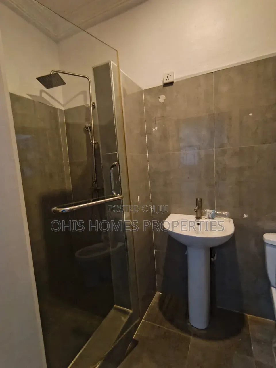 1bdrm Apartment in Megamound, Ikota for sale in Ikota