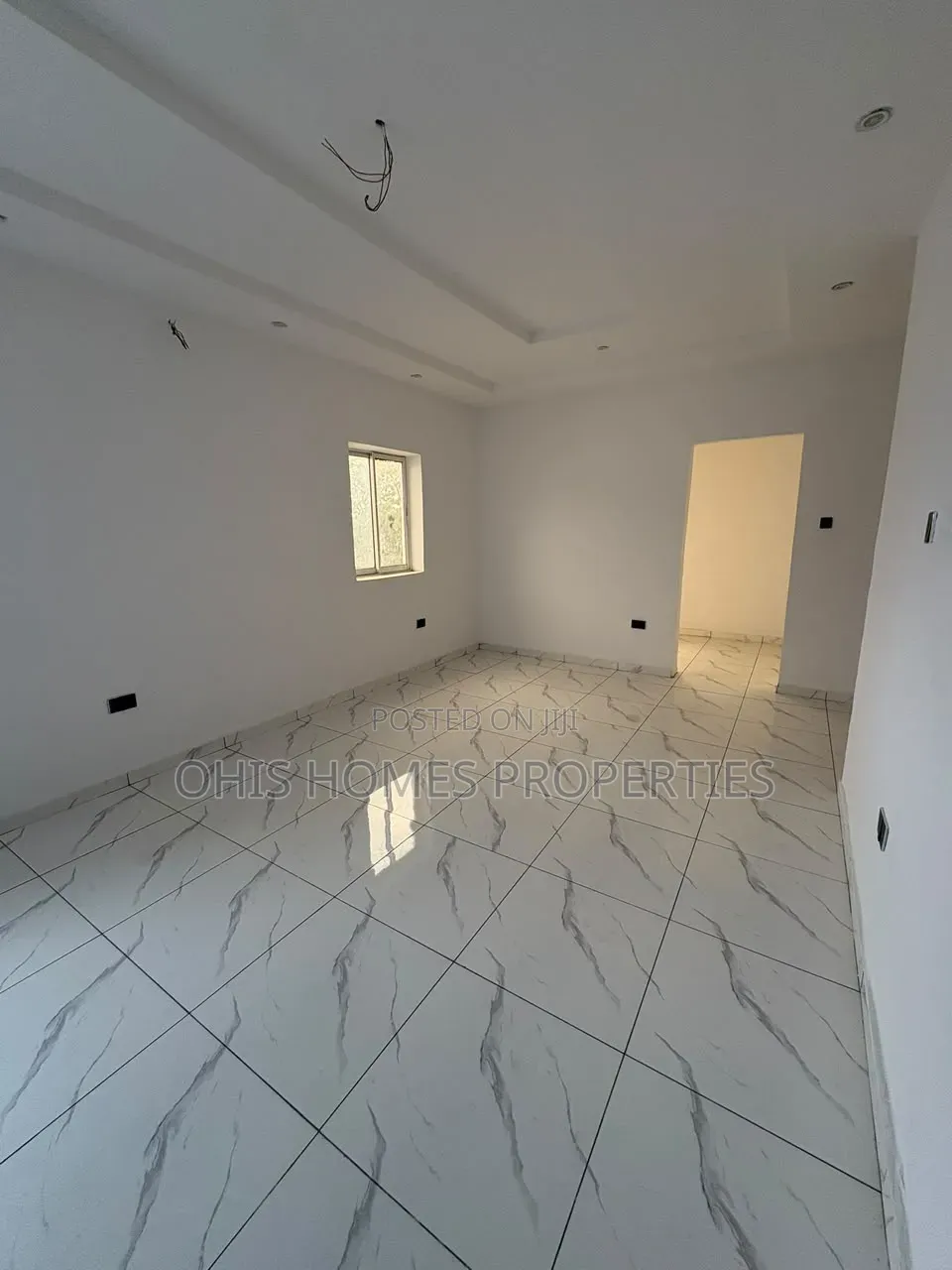3bdrm Townhouse / Terrace in Mobil Road, Off Lekki-Epe Expressway in Off Lekki-Epe Expressway