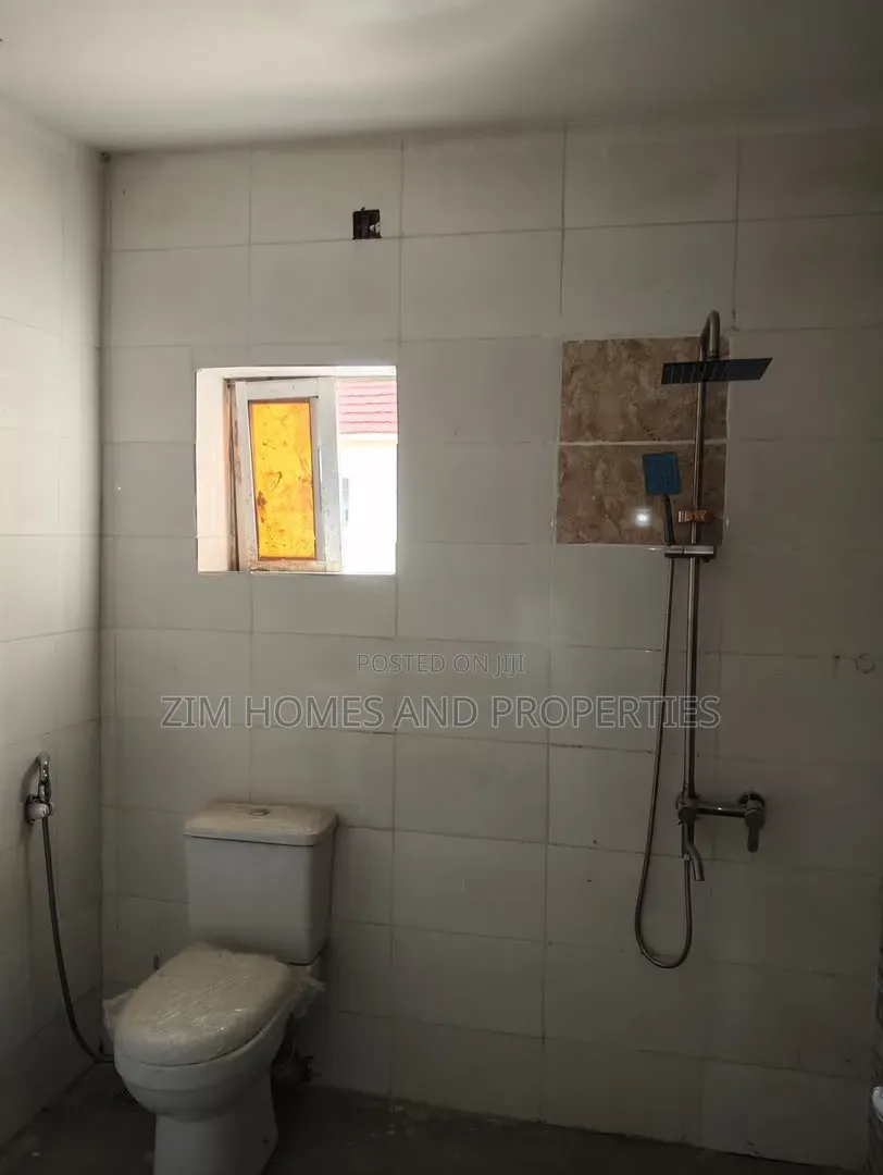 3bdrm Duplex in Zim Homes And, Idu Industrial for sale in Idu Industrial