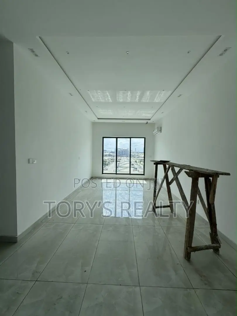 3bdrm Penthouse in Victoria Island Extension for sale in Victoria Island Extension