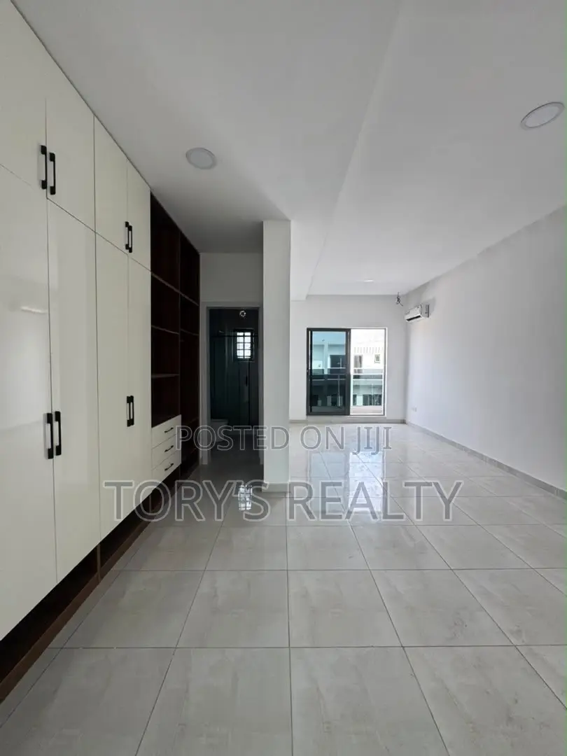 3bdrm Penthouse in Victoria Island Extension for sale in Victoria Island Extension