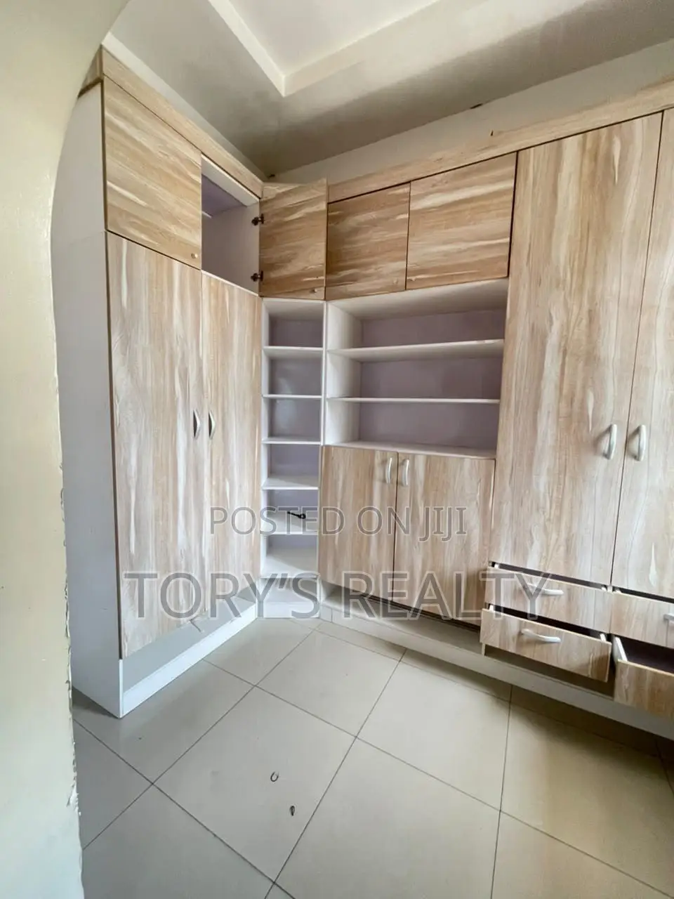 5bdrm Duplex in Lekki Phase 2 for rent in Lekki Phase 2