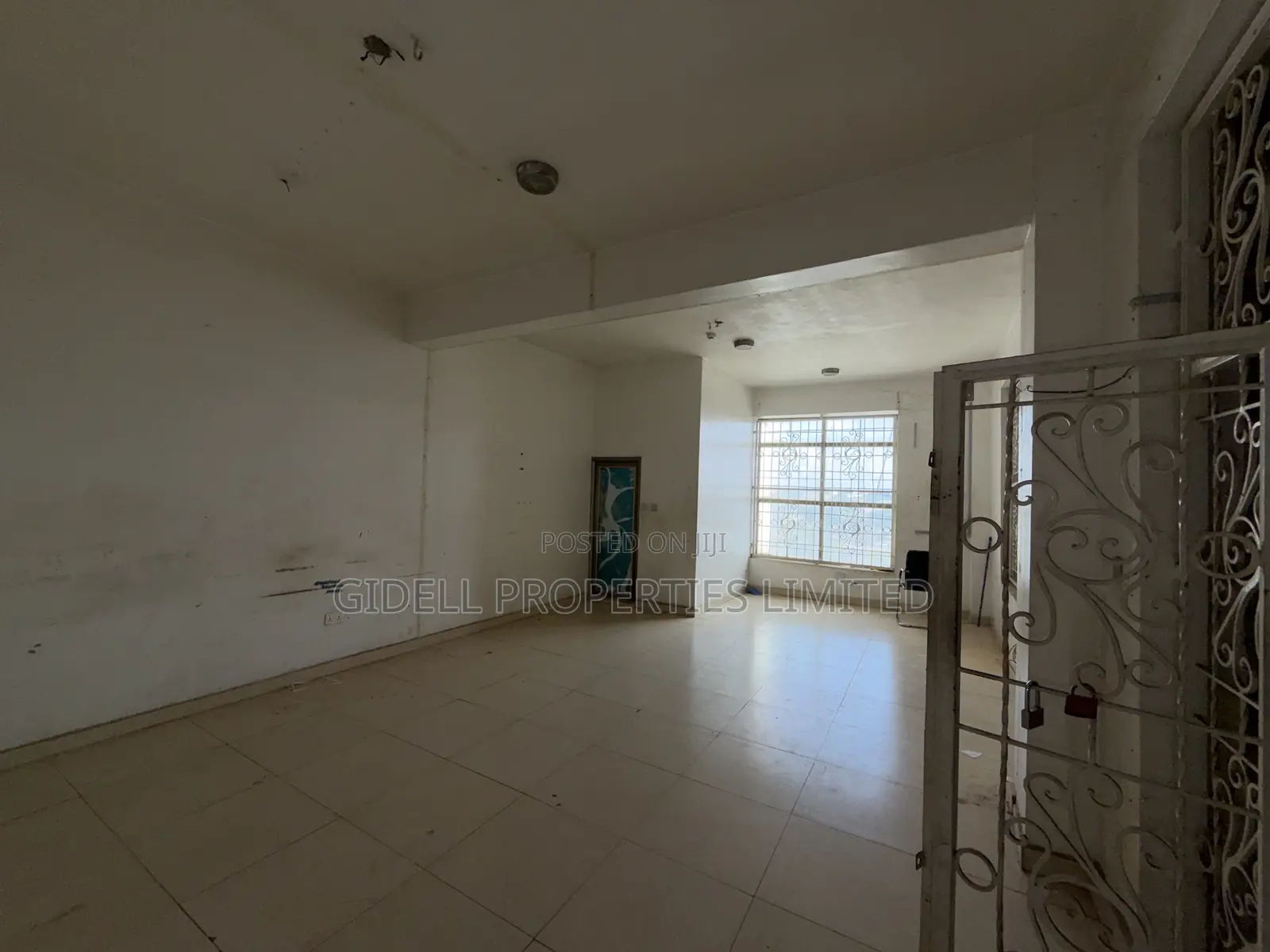 39SQM Office Space on the First Floor in Mabushi