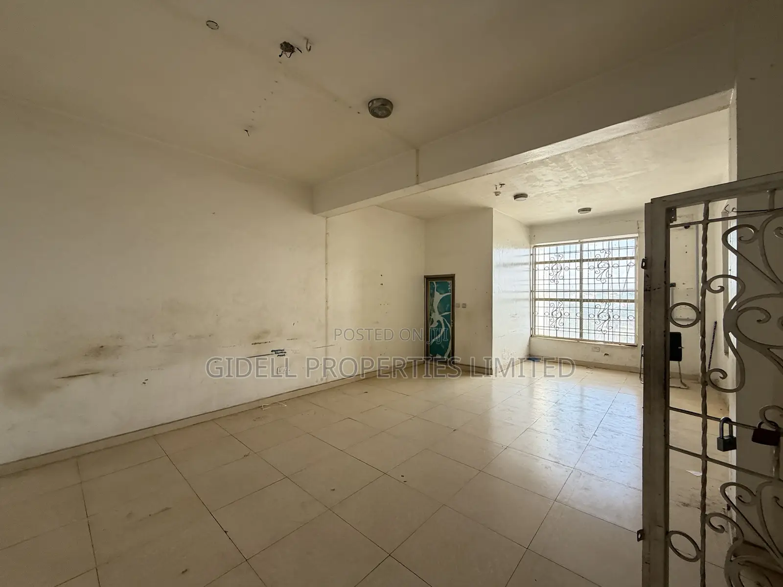 39SQM Office Space on the First Floor in Mabushi