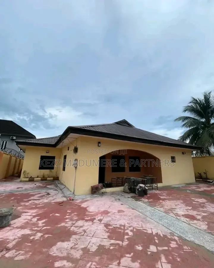 3bdrm Bungalow in Aparalink Road, New Layout for sale in New Layout